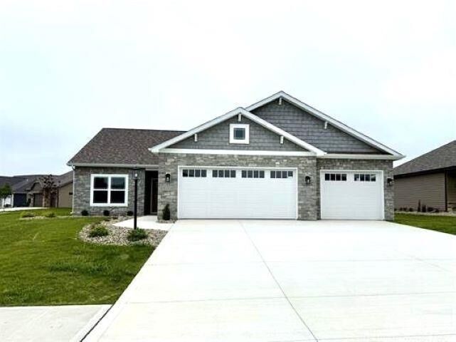 Property Photo: 2001 Bogey Court IN 46706-8800