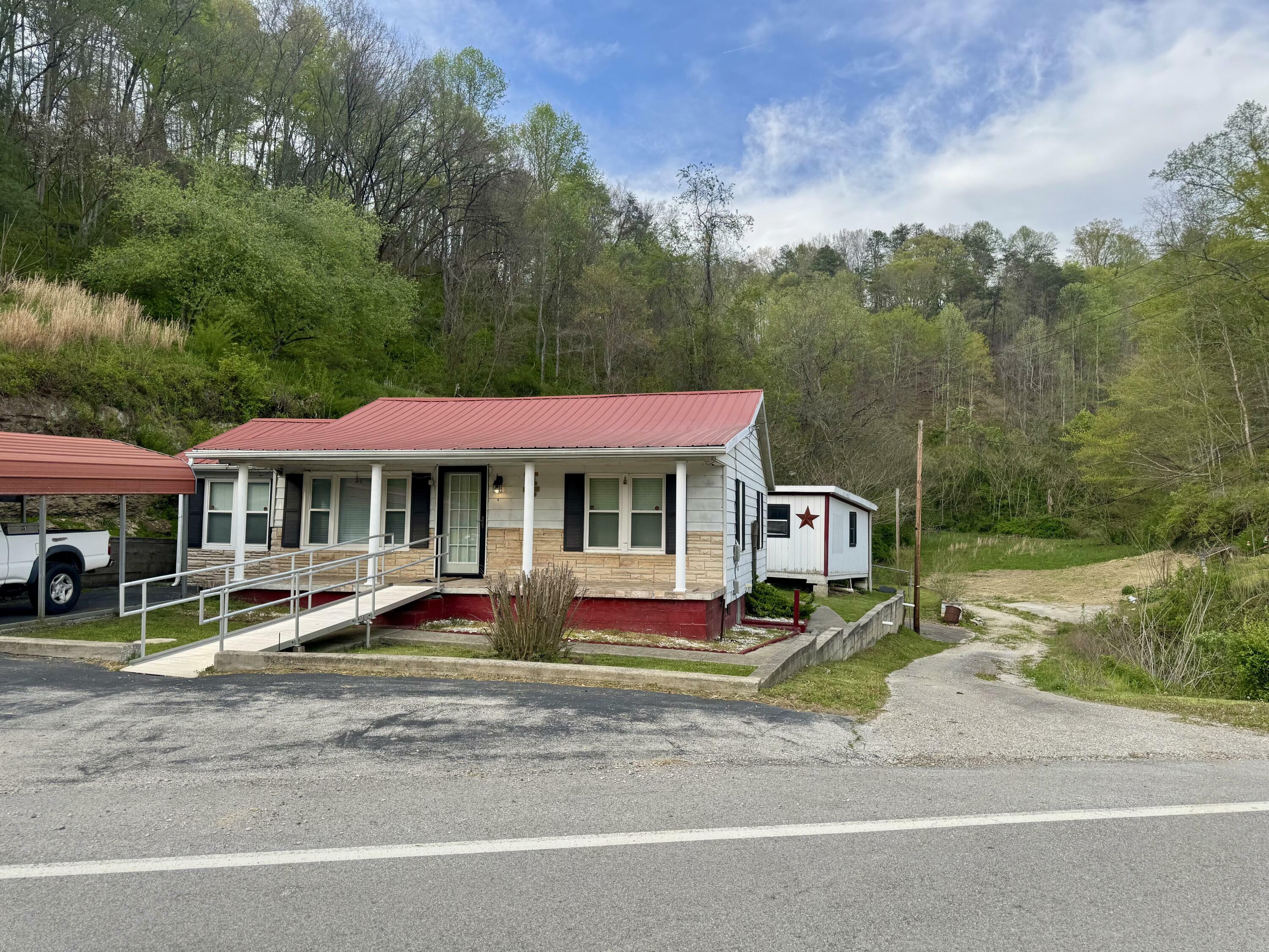Property Photo: 477 Quicksand Road KY 41339