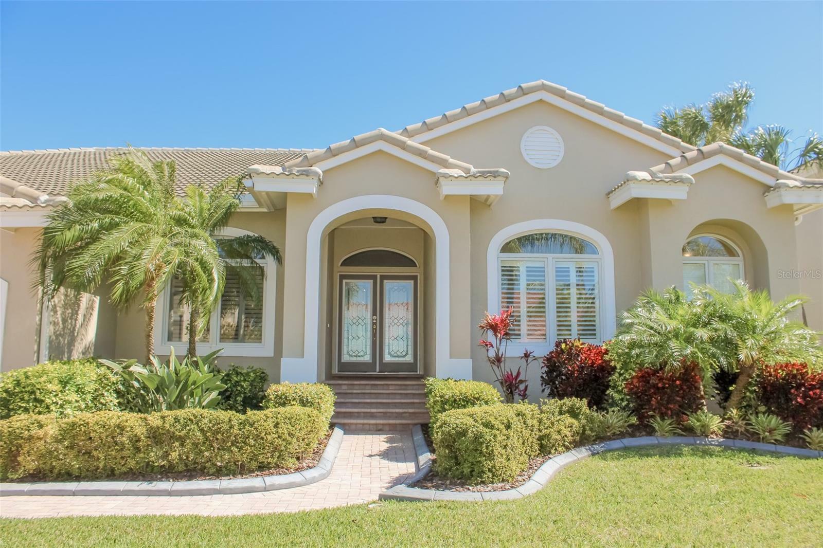 Property Photo:  946 Allegro Lane  FL 33572 