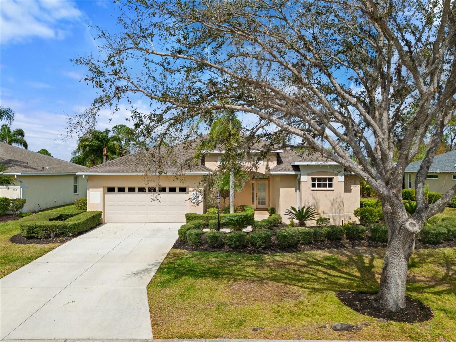 Property Photo: 11019 Water Lily Way FL 34202