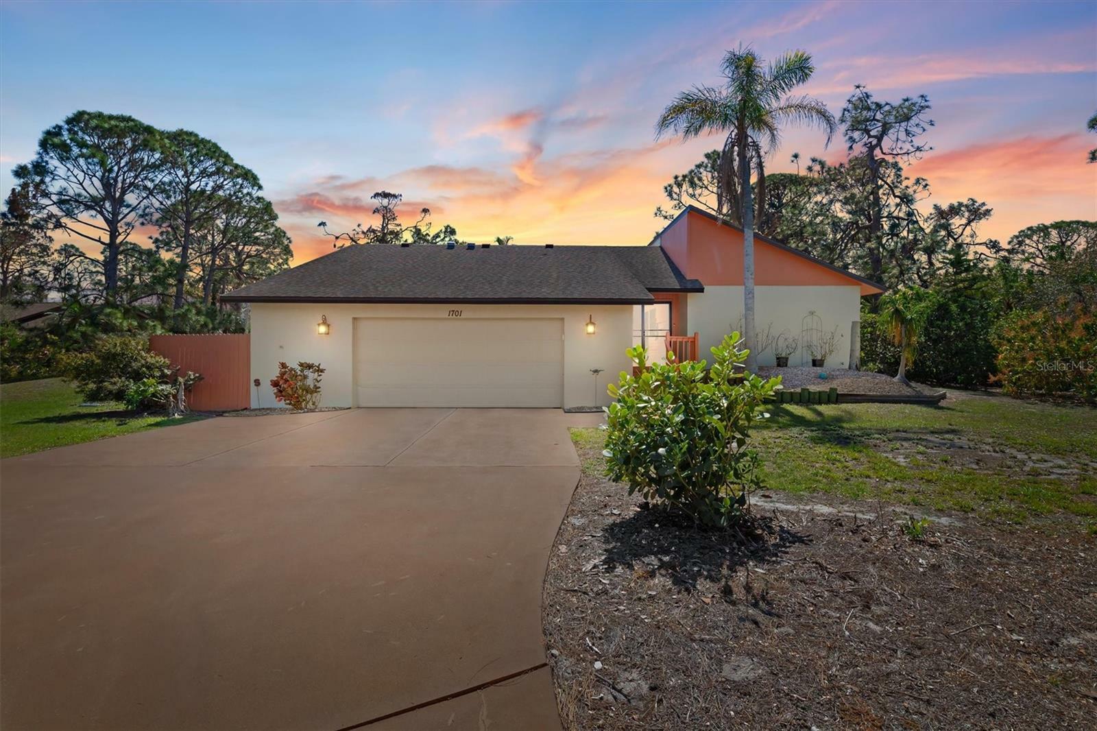 Property Photo: 1701 Overbrook Road FL 34223