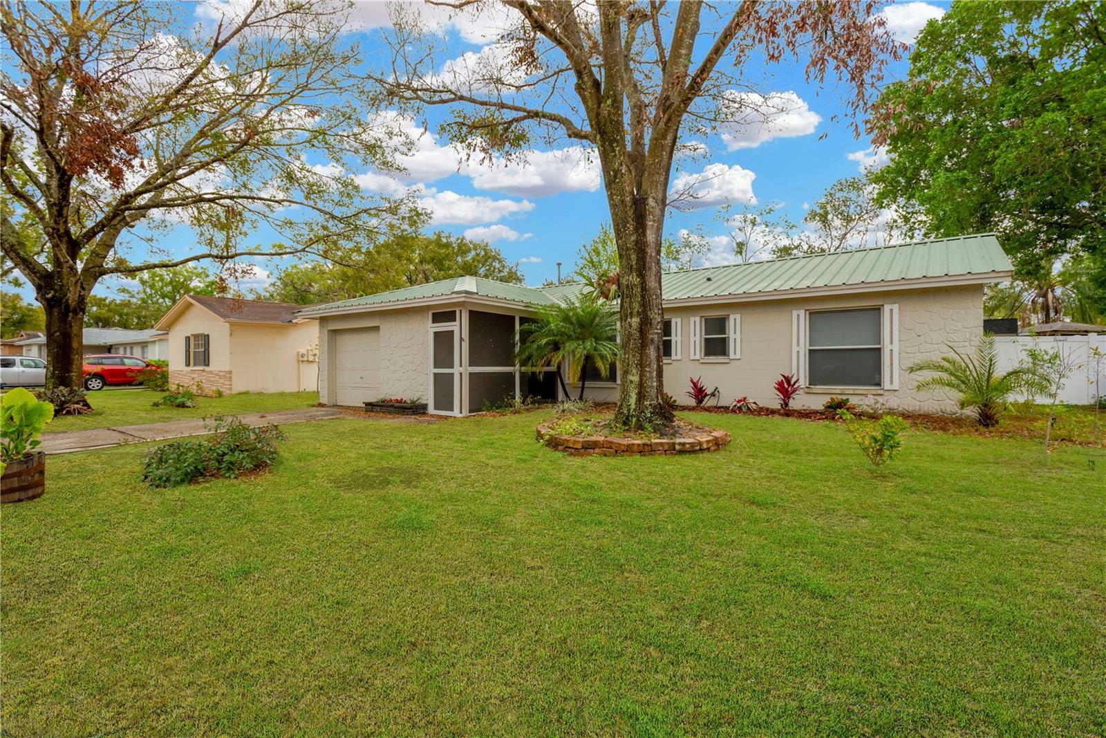 Property Photo: 205 Sheryl Lynn Drive FL 33510