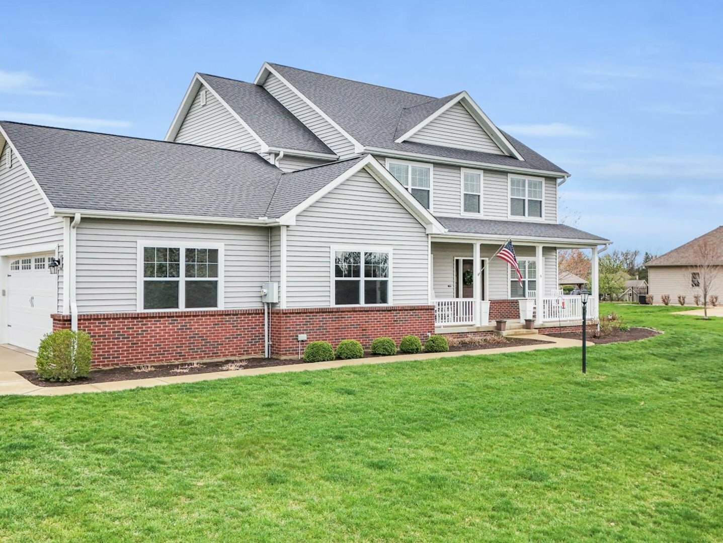 Property Photo: 5 Fieldcrest Drive IL 61856