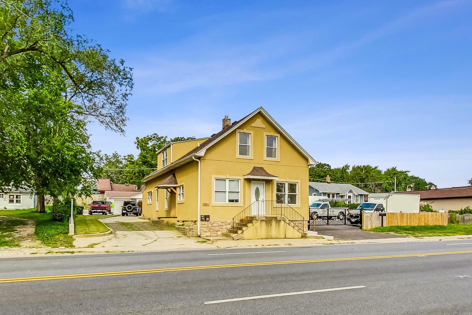 Property Photo:  1817 N Broadway Street  IL 60403 