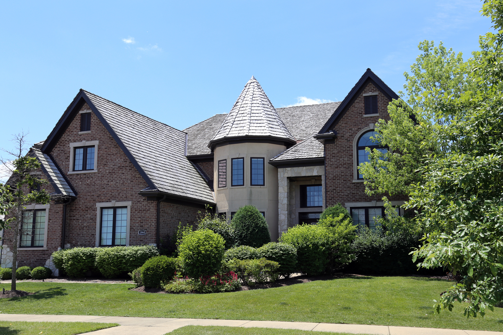 Property Photo: 1860 Lake Charles Drive IL 60061