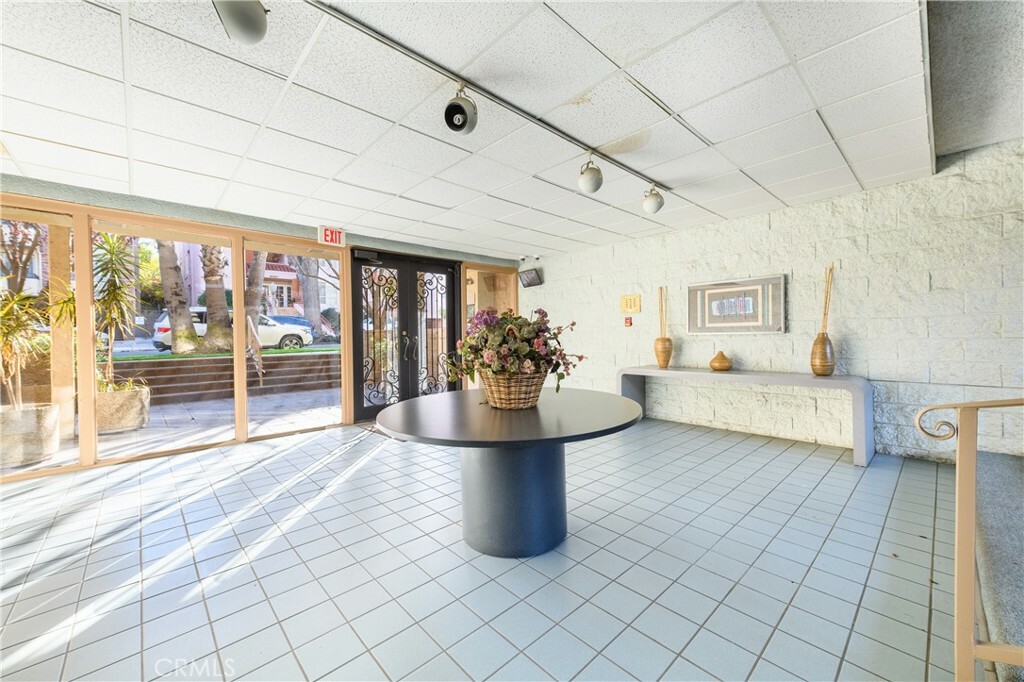 Property Photo: 14569 Benefit Street 212 CA 91403