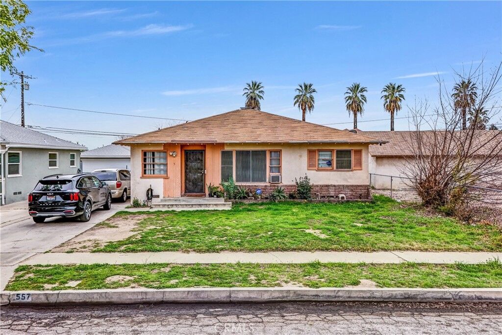 Property Photo: 557 E Trenton Street CA 92404