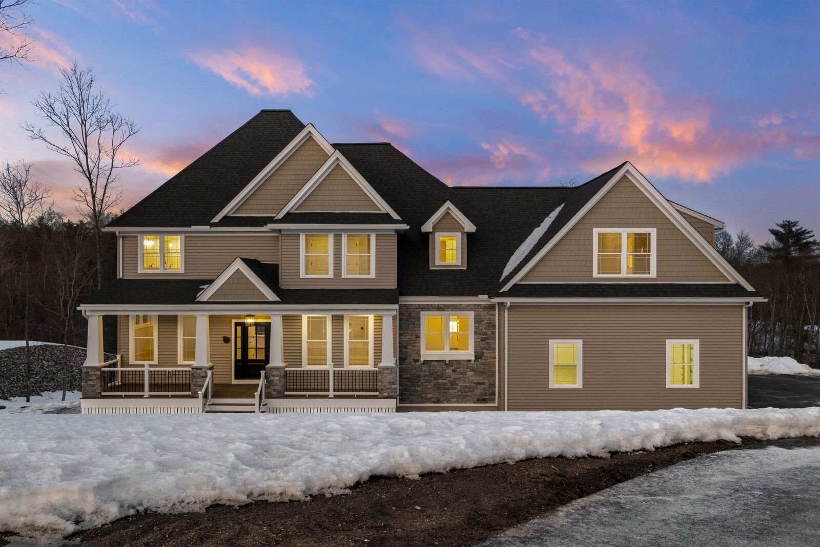 Property Photo:  9 McIntosh Hollow  NH 03087 