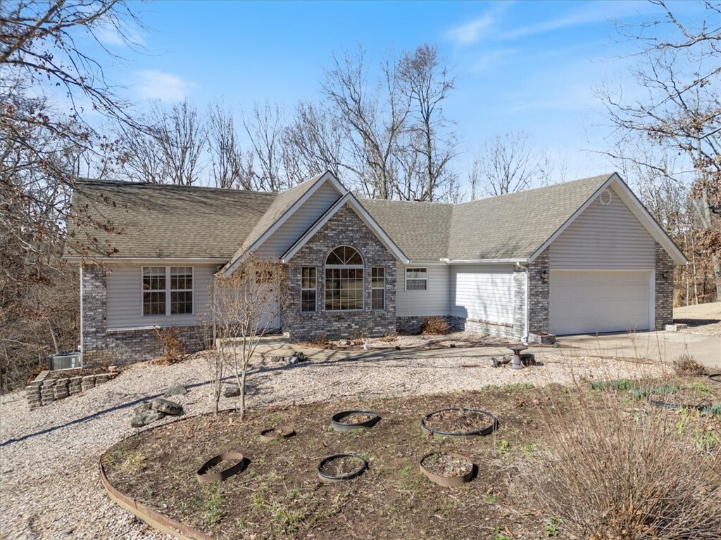 Property Photo:  28 Lochgilphead Lane  AR 72715 