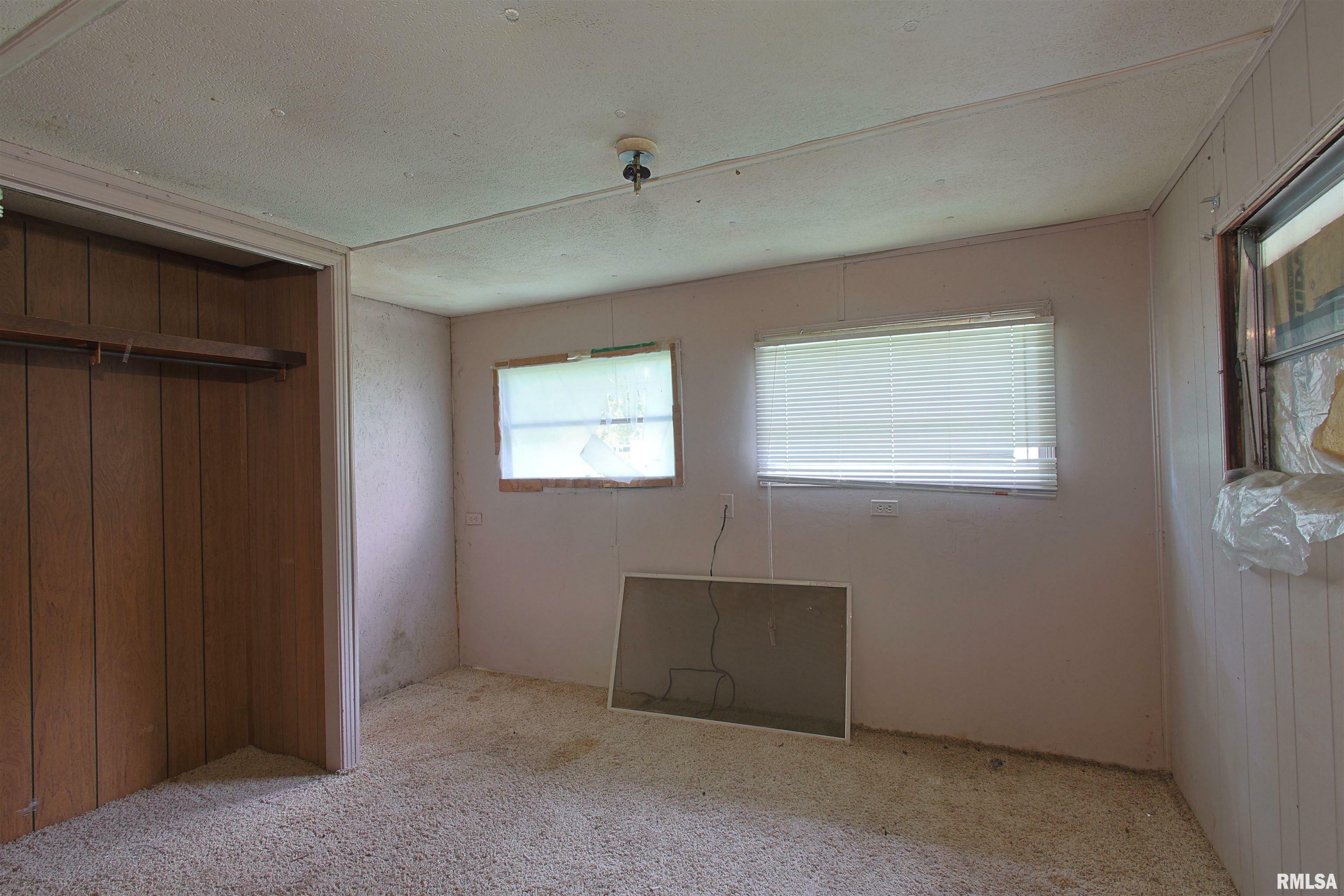 Property Photo:  1100 Dial Street  IL 62812 