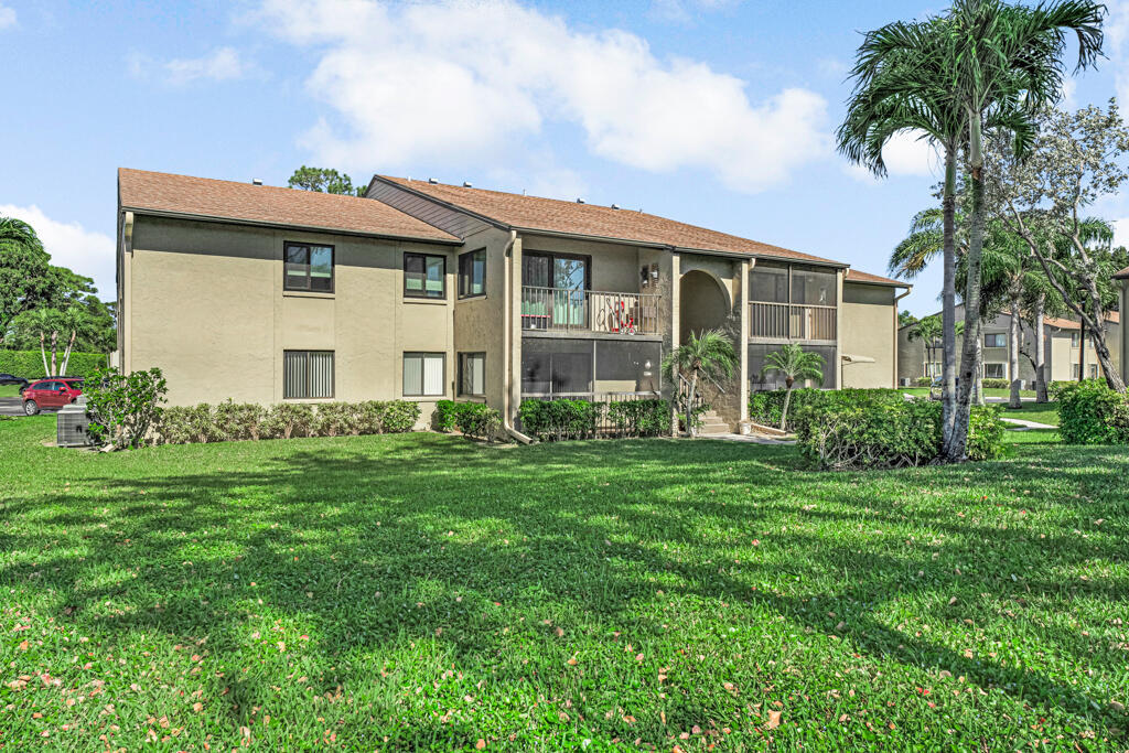 Property Photo: 528 Shady Pine Way B2 FL 33415