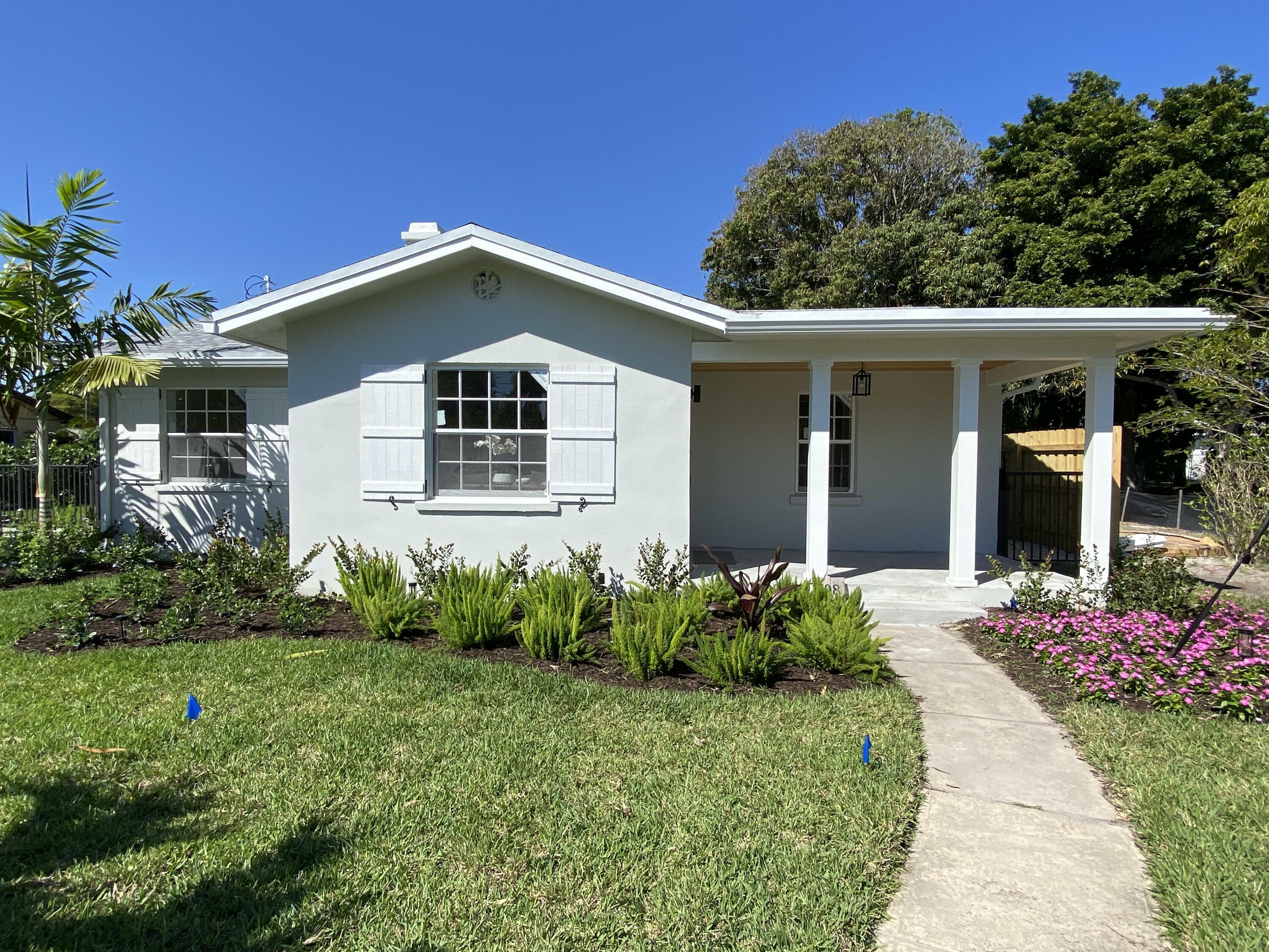 Property Photo:  108 NW 4th Avenue  FL 33444 