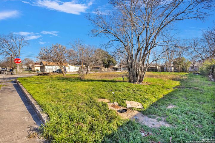Property Photo: 202 Eskimo TX 78225