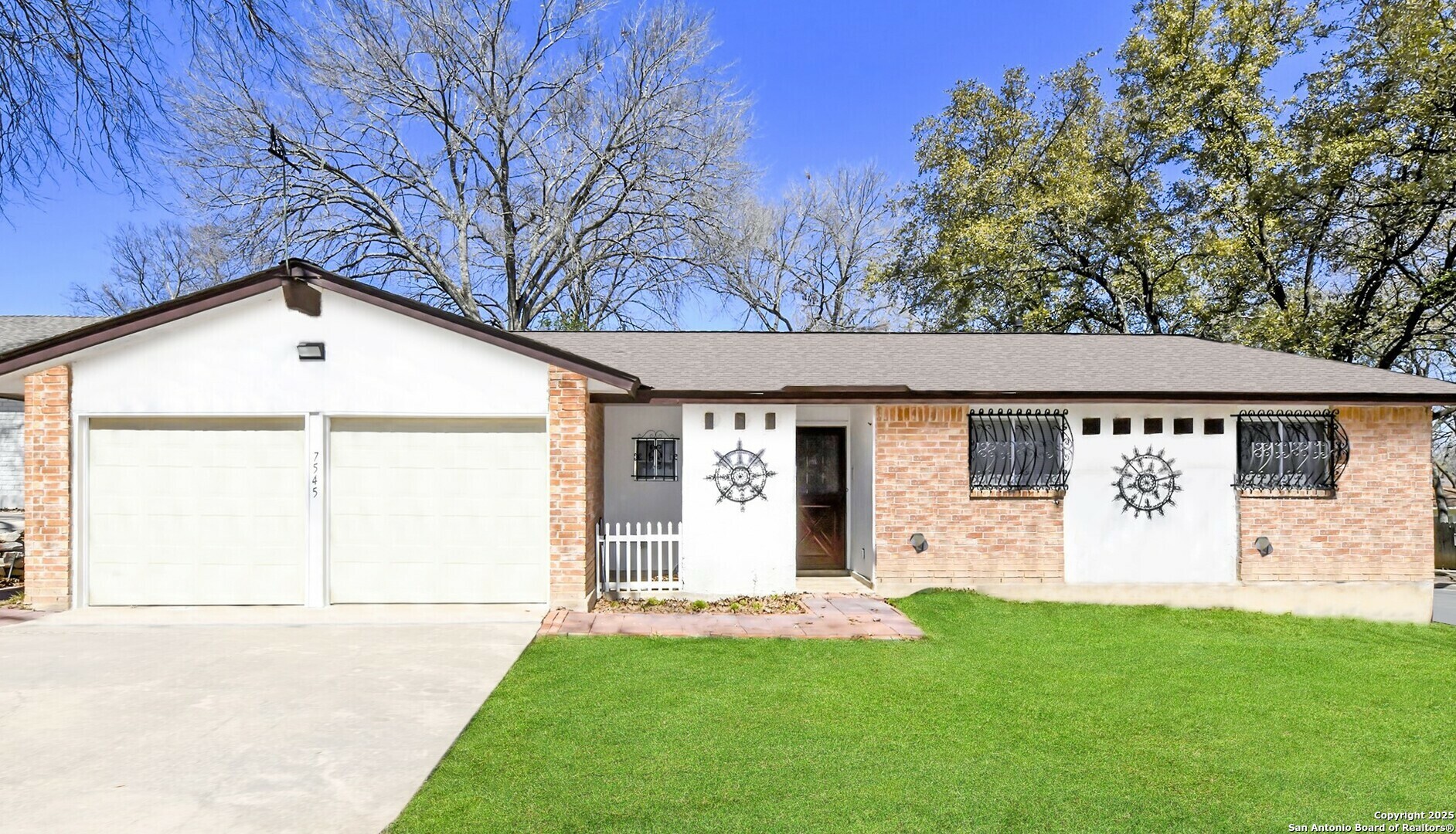 Property Photo:  7545 Leafy Hollow  TX 78233 