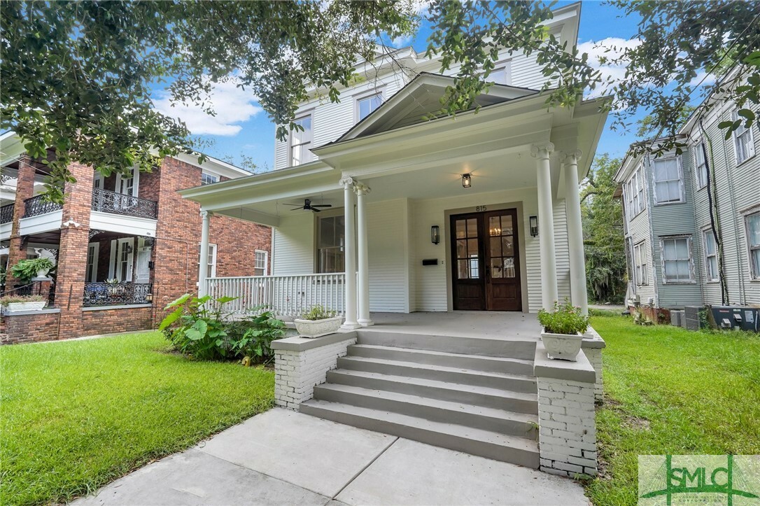 Property Photo: 815 E Henry Street GA 31401