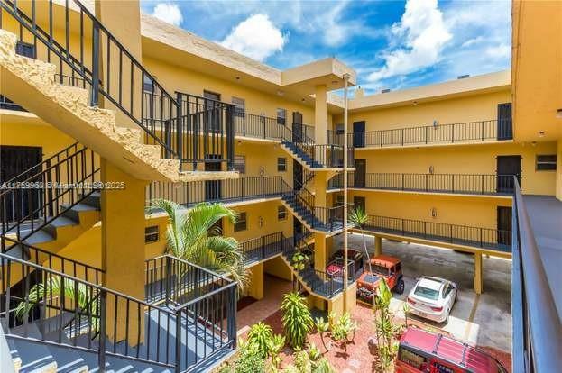 Property Photo: 300 NE 125th St 202 FL 33161