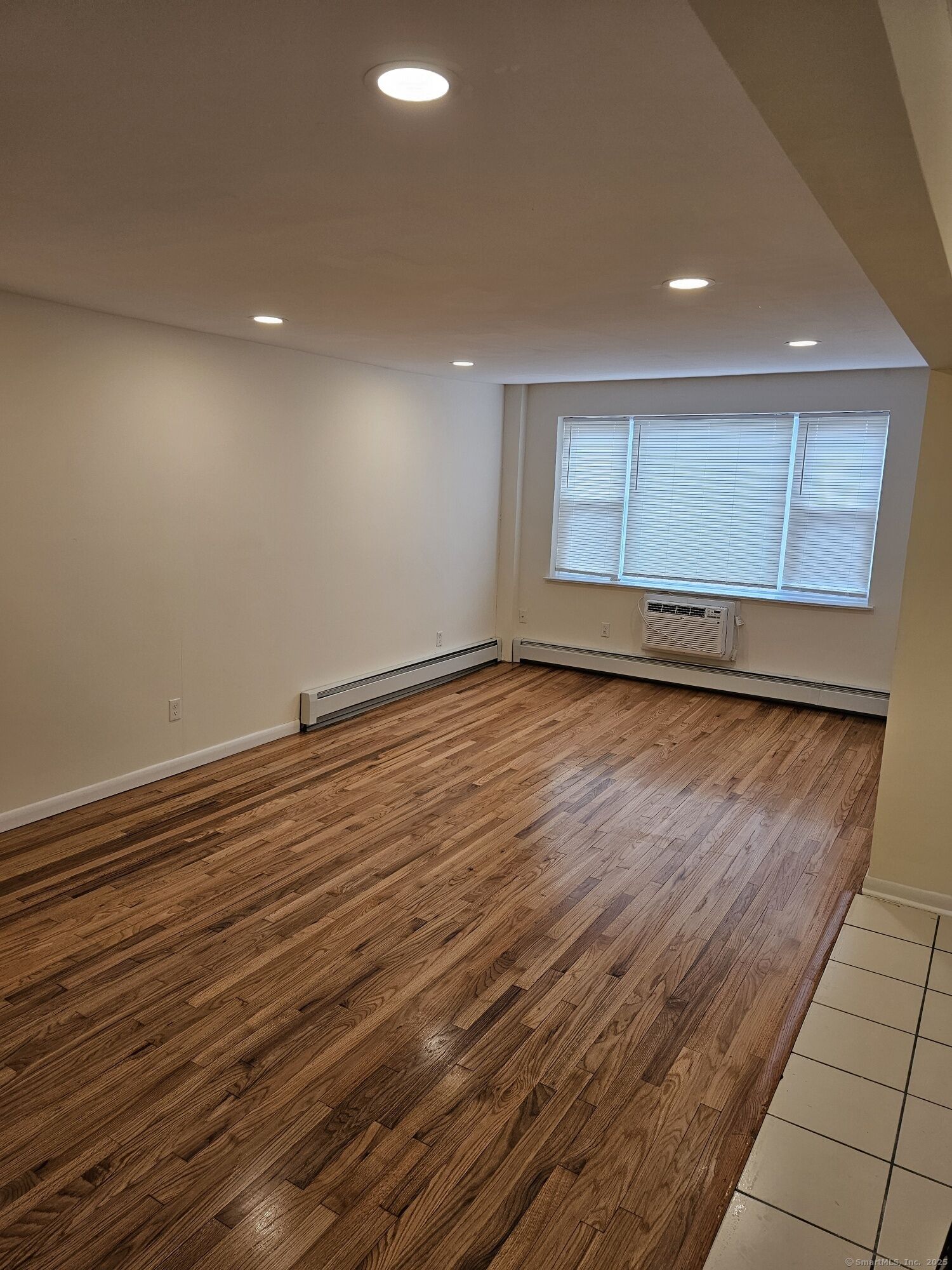 Property Photo:  70 Farmington Avenue 4T  CT 06320 