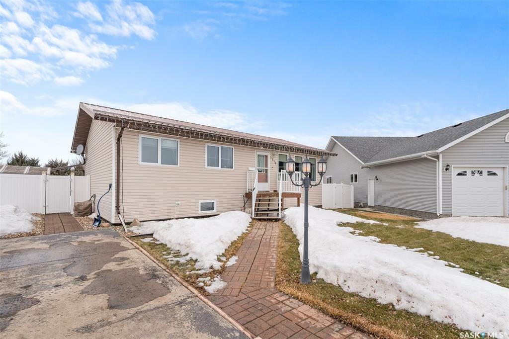 Property Photo:  1270 Iroquois Drive  SK S6H 7J8 