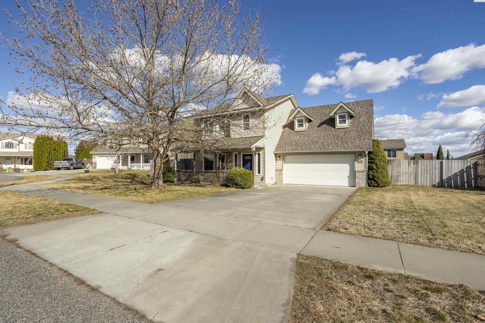 Property Photo:  4015 Manassas Ct  WA 99301 