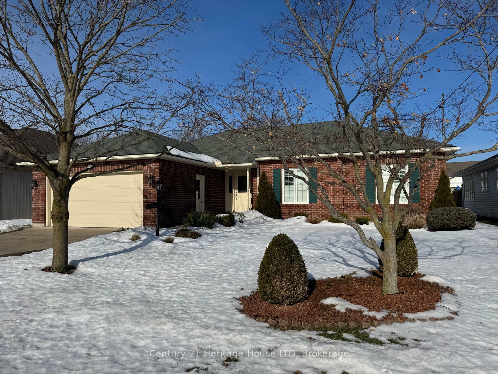 Property Photo: 487 Albany Street ON L2A 6L6