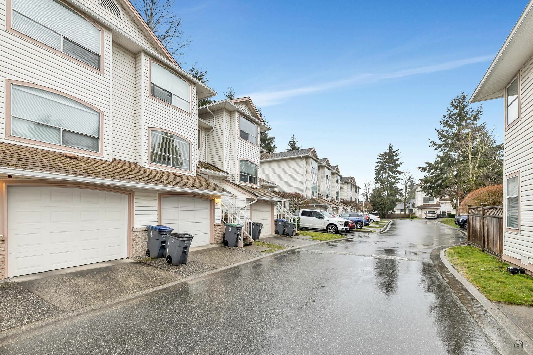 Photo de la propriété: 7140 132 Street 14 BC V3W 1J5