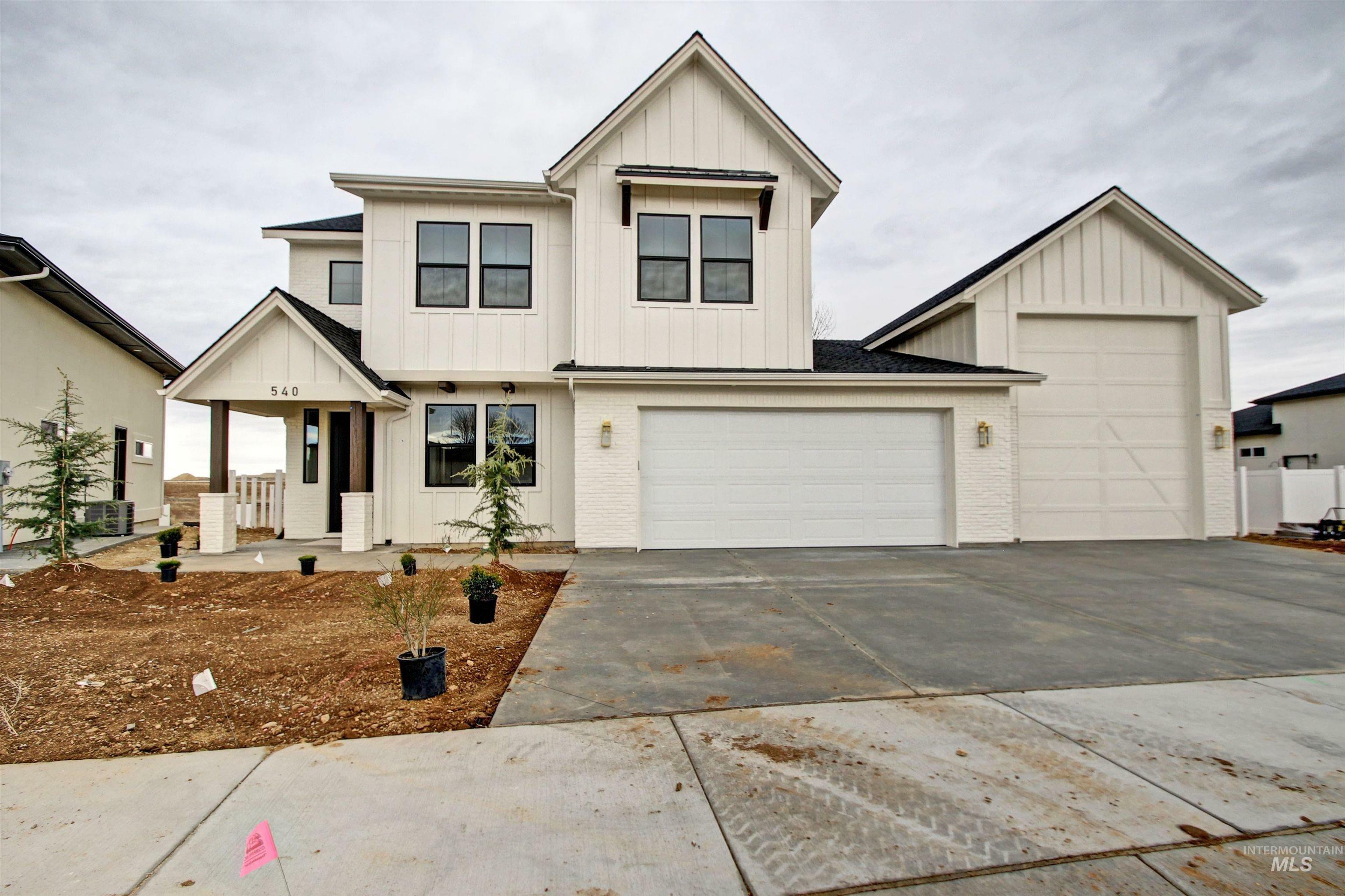 Property Photo: 540 E Jarvis Ct ID 83642