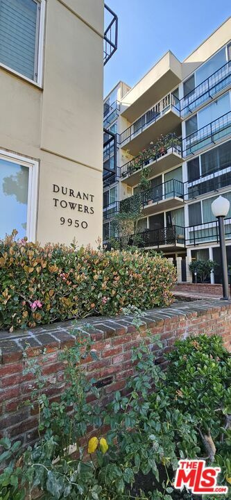 Property Photo:  9950   Durant Dr 504  CA 90212 