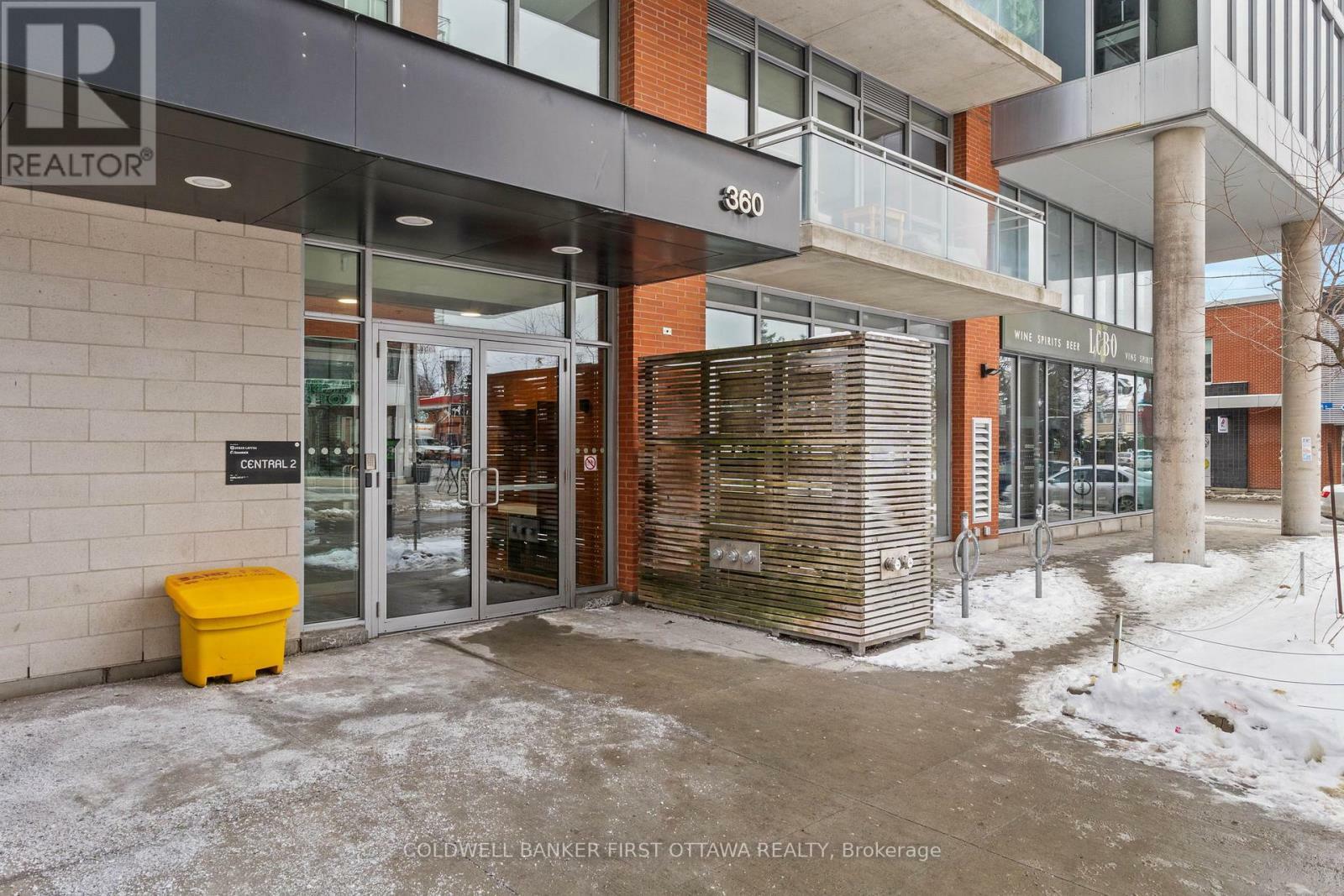 Property Photo:  360 McLeod Street 209  ON K2P 1A9 