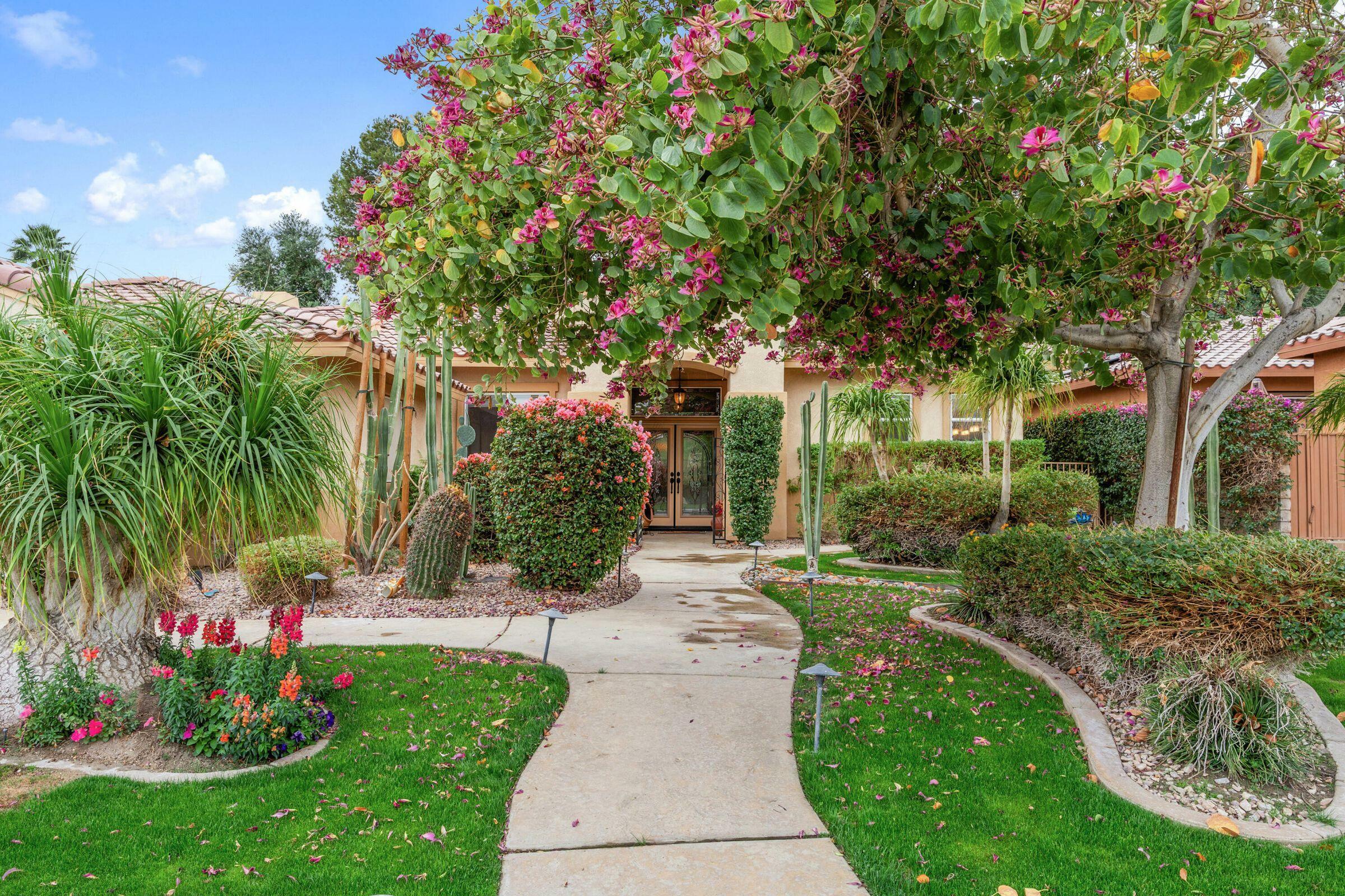 Property Photo:  77703 Ashberry Court  CA 92211 