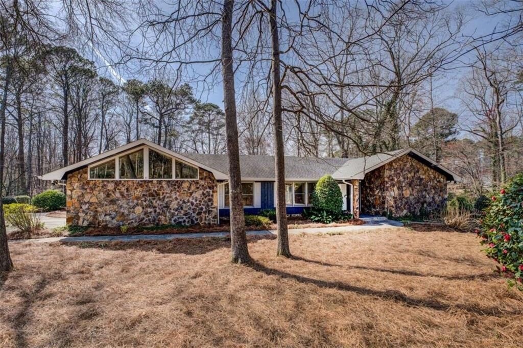 Property Photo:  825 Sugar Creek Way SE  GA 30094 