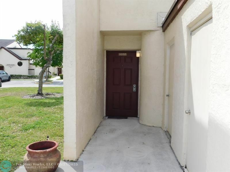 Property Photo: 11252 Taft St 11252 FL 33026