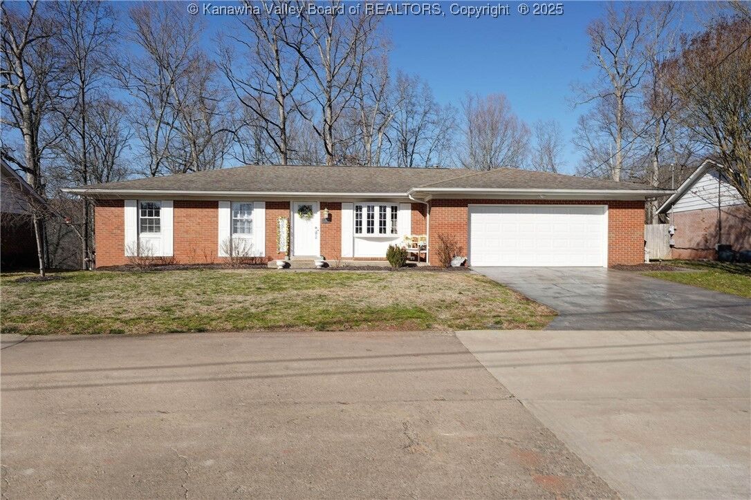 Property Photo: 19 Brentwood Circle WV 25143