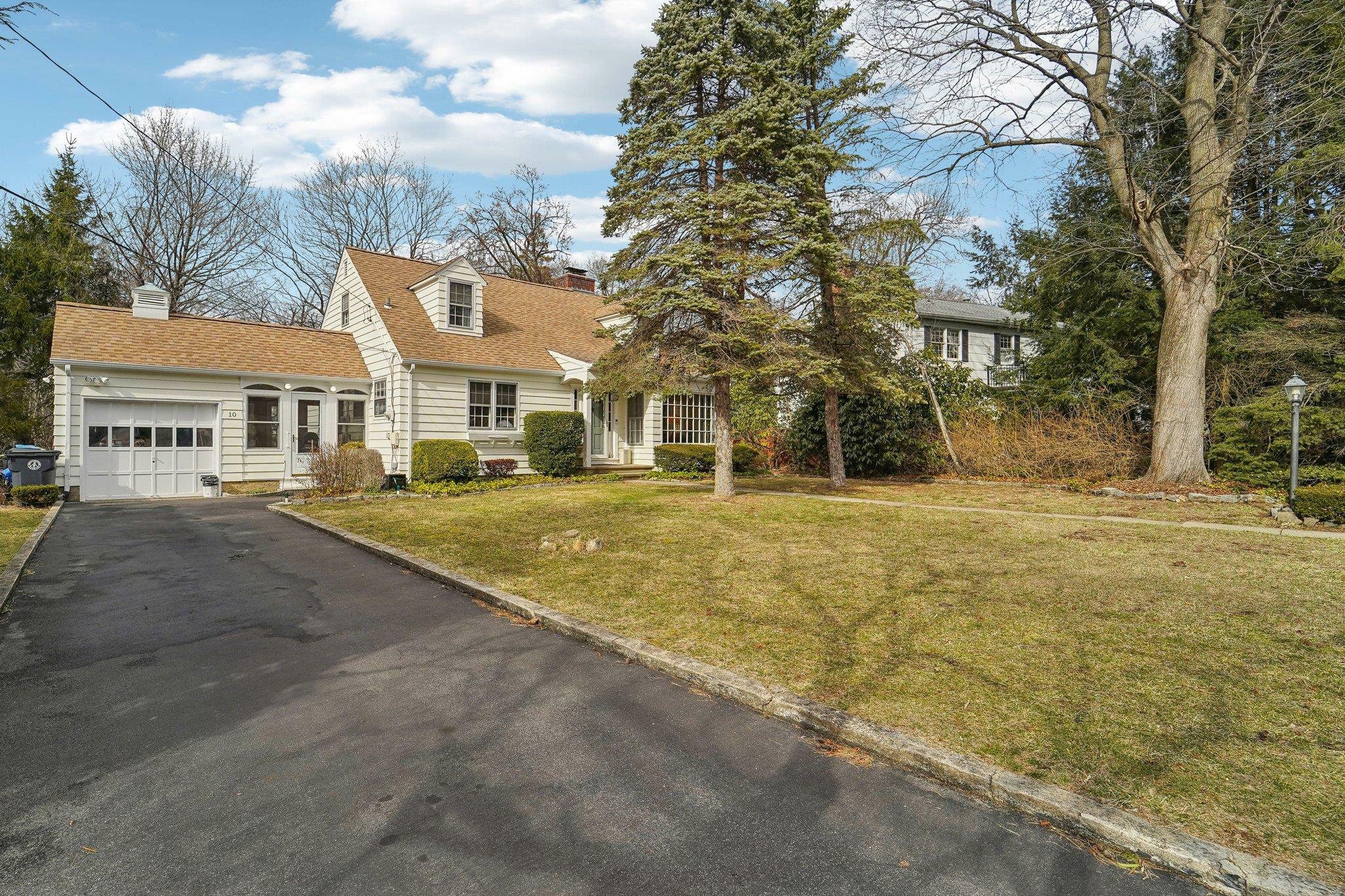 10 Wayside Drive  White Plains NY 10607 photo