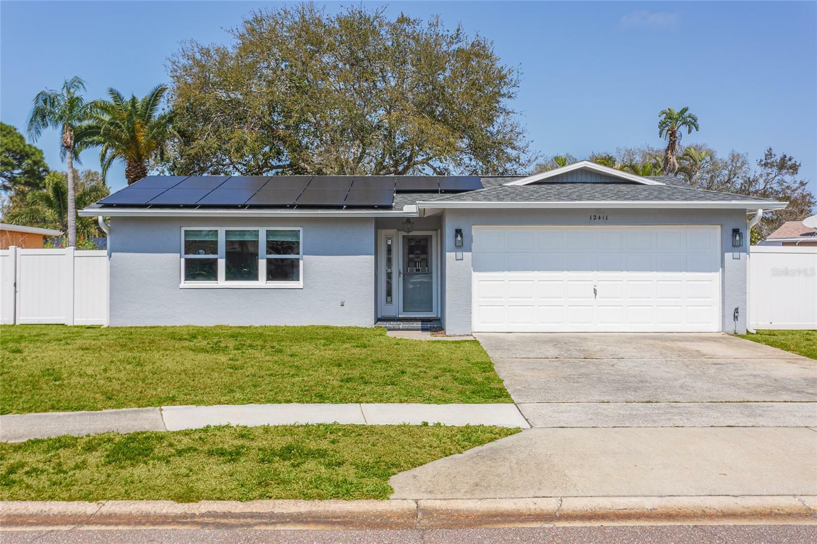 Property Photo:  12411 Monarch Circle  FL 33772 