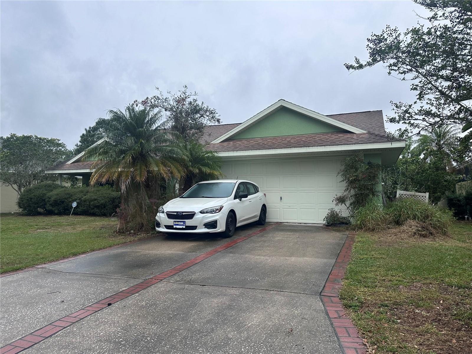 Property Photo: 123 Breezy Oaks Court FL 33896