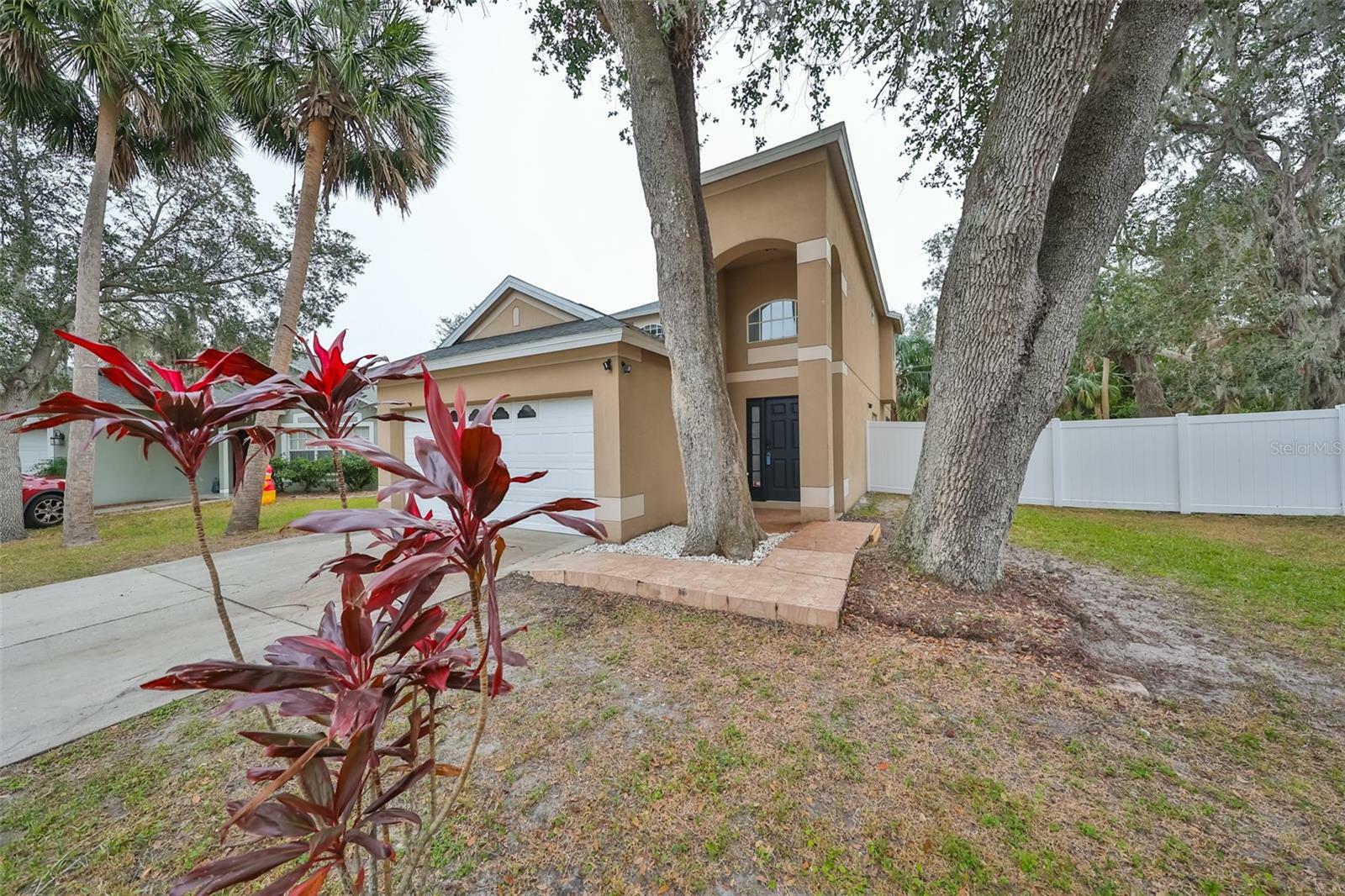 Property Photo:  6930 Summer Harbor Lane  FL 33578 