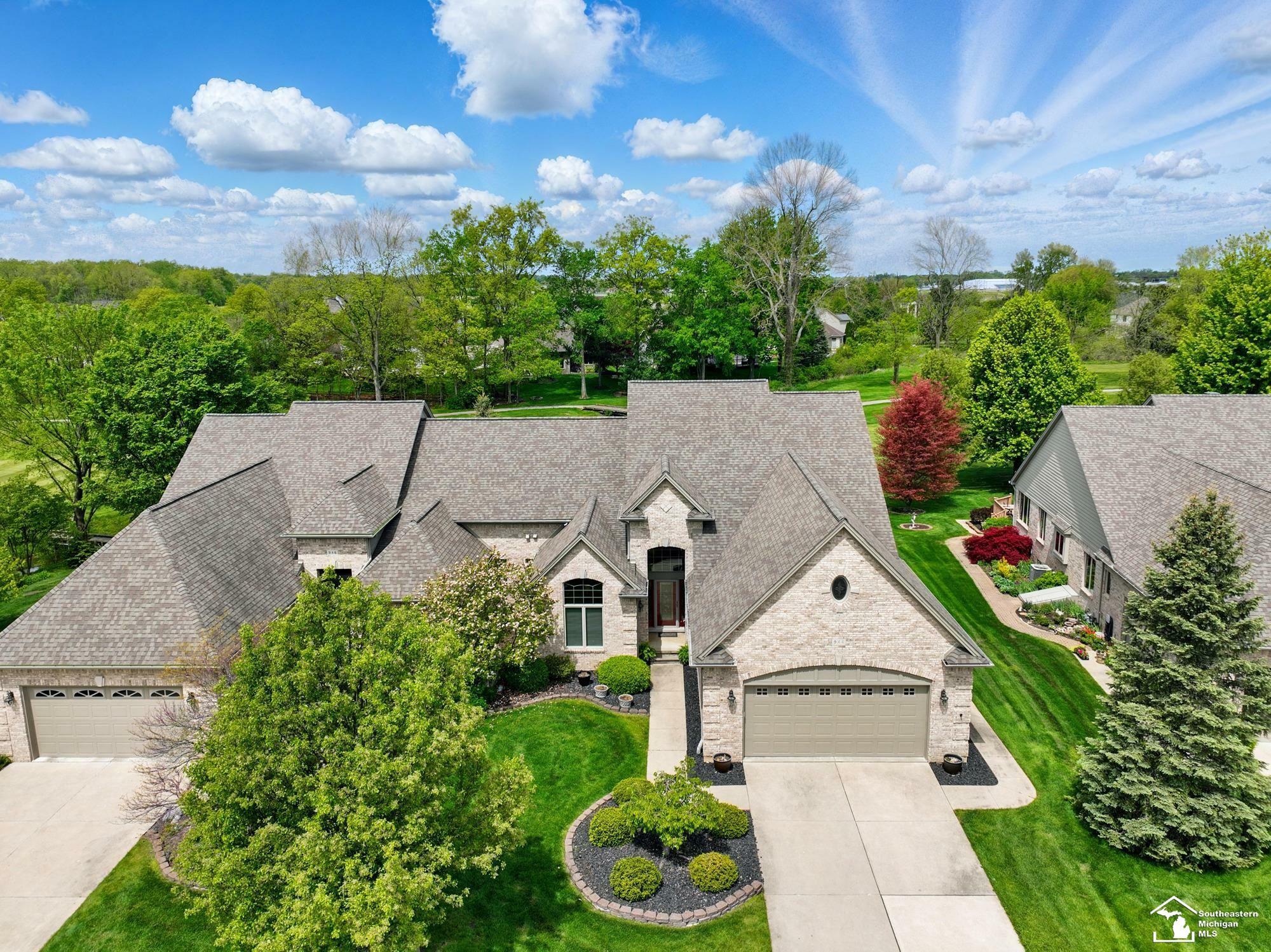 Property Photo: 944 St. James Park Avenue MI 48161