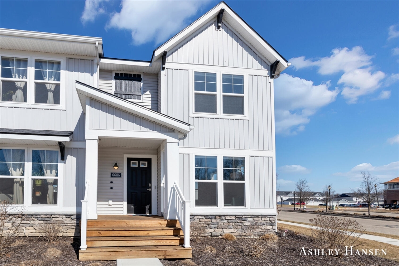 6686 S Square Lane 43  Rockford MI 49341 photo
