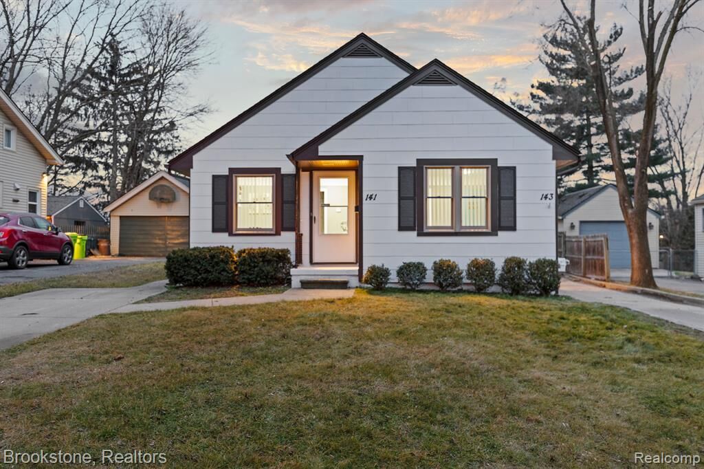 Property Photo:  141 Ferndale Avenue  MI 48307 1103 