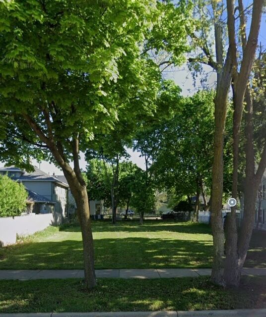 Property Photo:  574 E Galena Boulevard  IL 60505 
