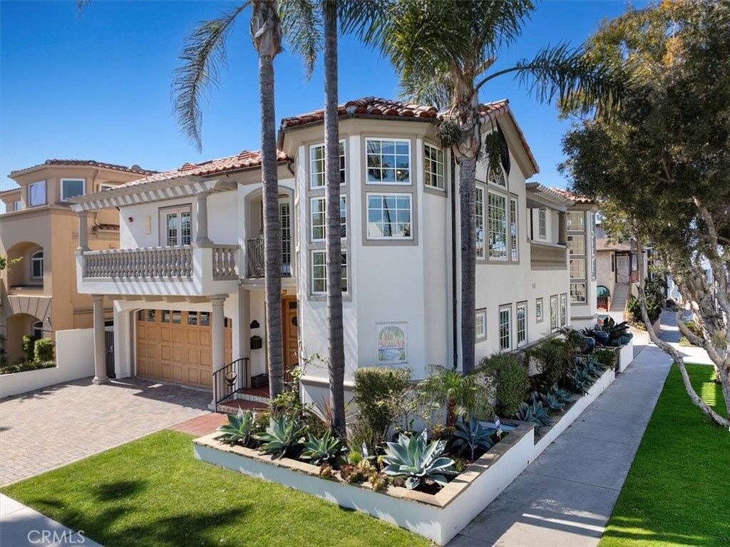 Property Photo: 1101 S Catalina Avenue CA 90277