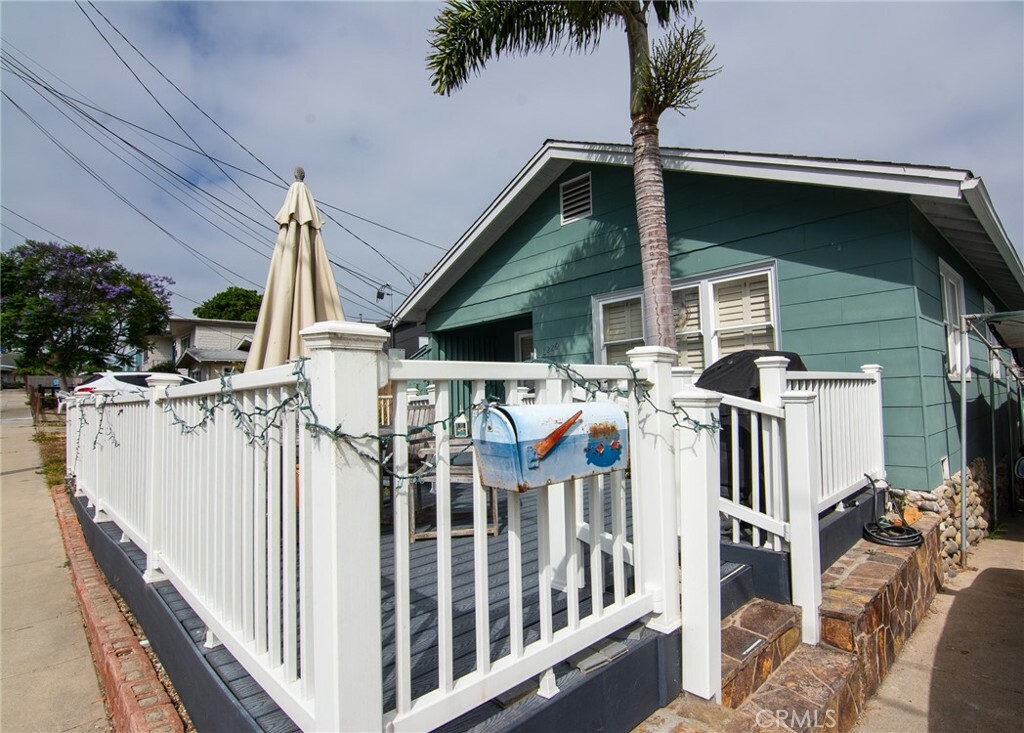 Property Photo:  2226 Etiwanda Street 2  CA 92107 