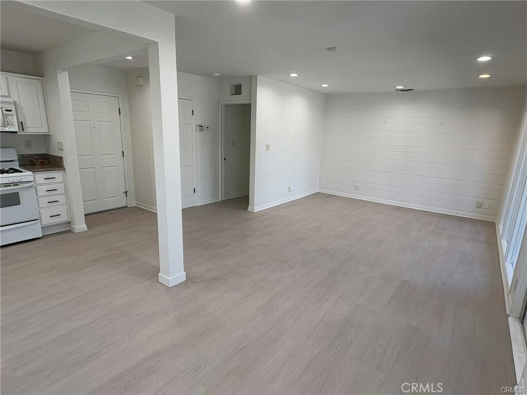 Property Photo:  18919 Sylvan Street  CA 91335 