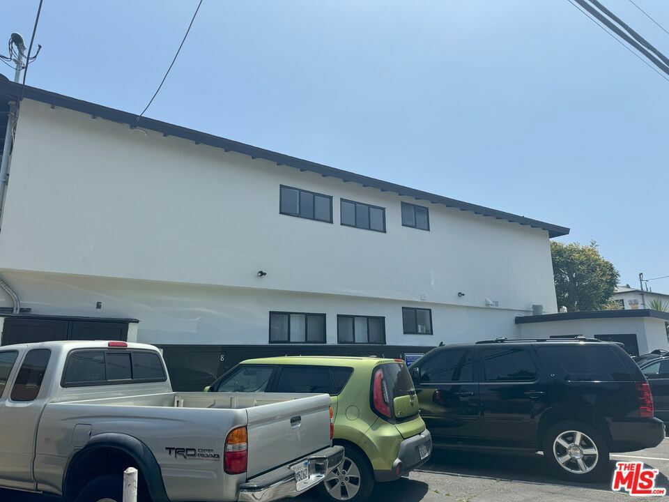 Property Photo: 3794 Rosewood Avenue CA 90066