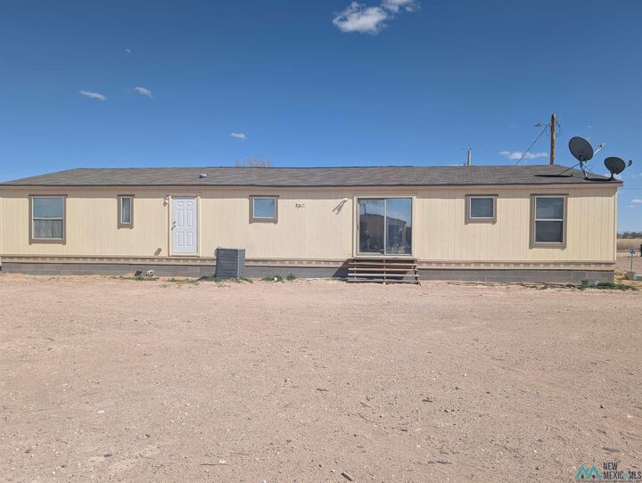 Property Photo: 726 S Roosevelt Rd R 1/2 Road NM 88130