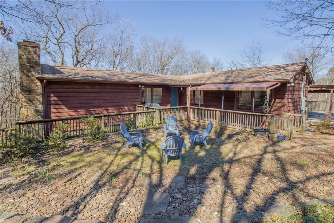 Property Photo:  629 N Gray Avenue  AR 72701 