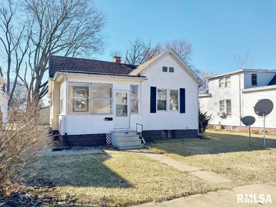 Property Photo:  1104 E Republic Street  IL 61603 