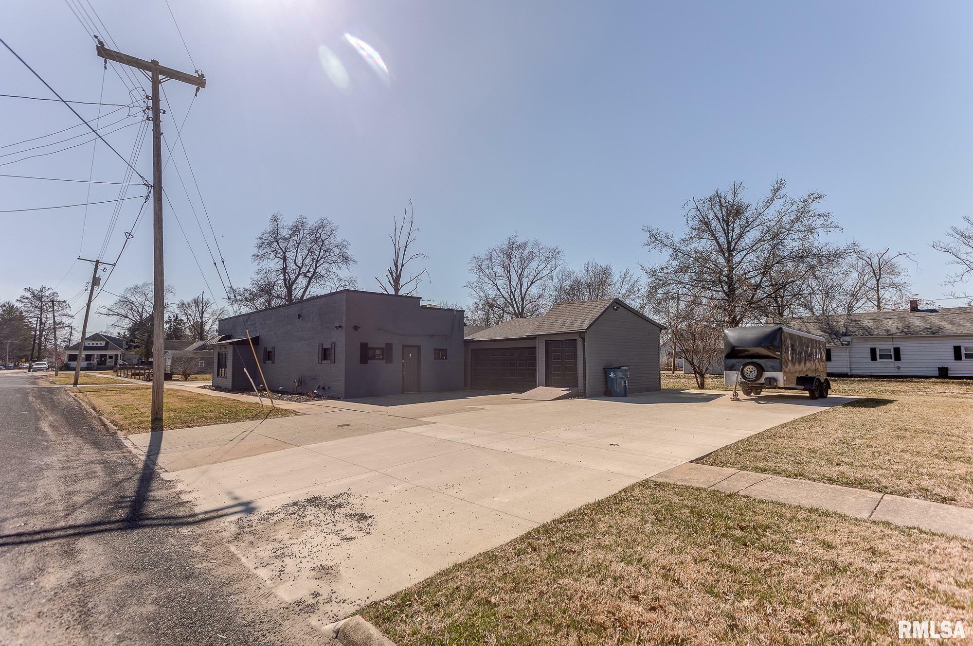 Property Photo:  424 N College Street  IL 62801 