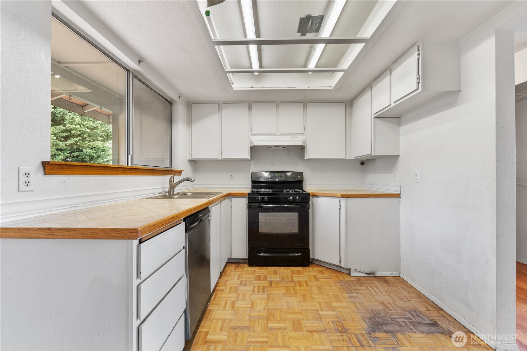 Property Photo: 11304 SE 218th Place WA 98031