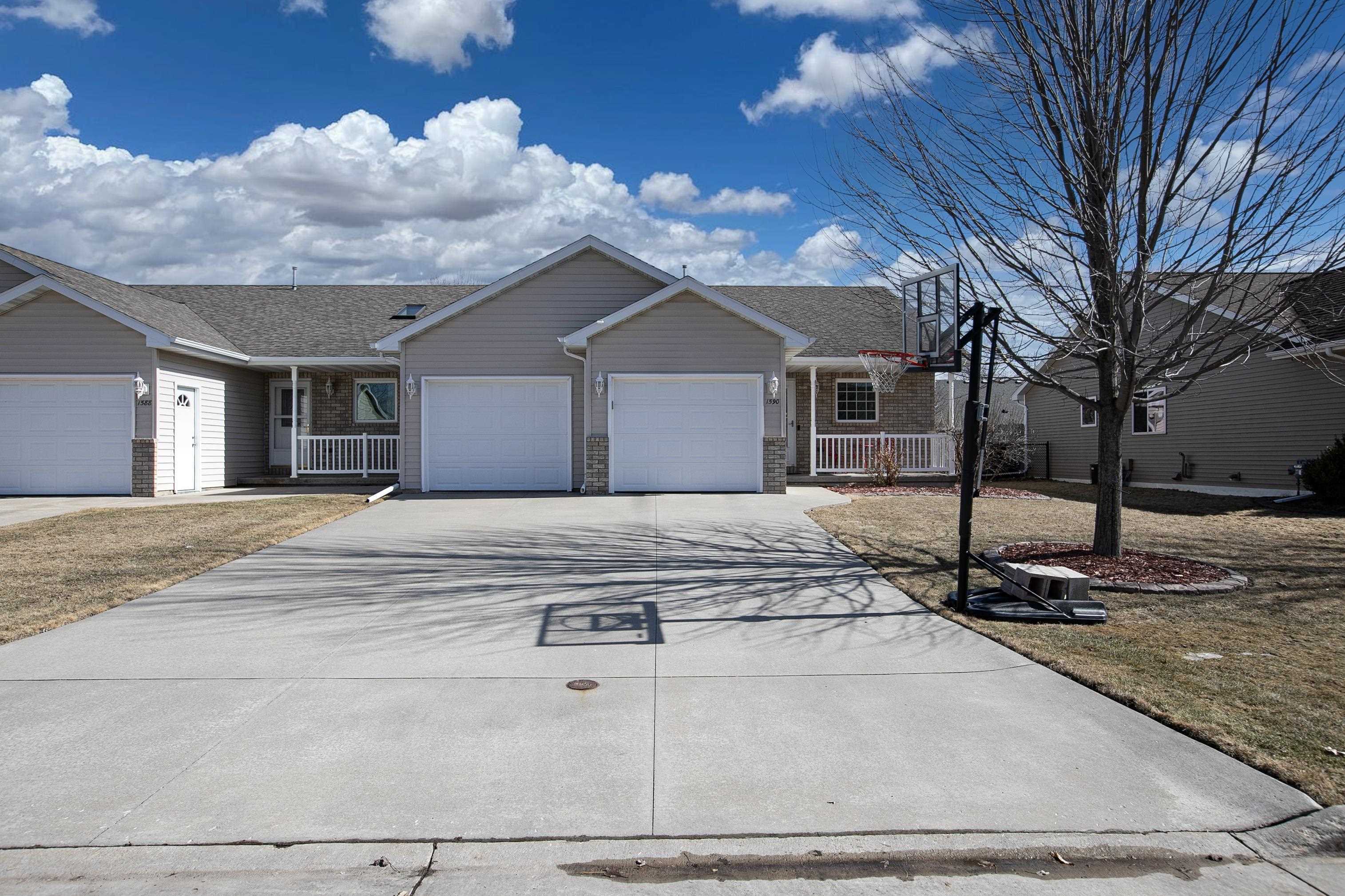 Property Photo:  1590 Redwing Drive  WI 54956-6544 